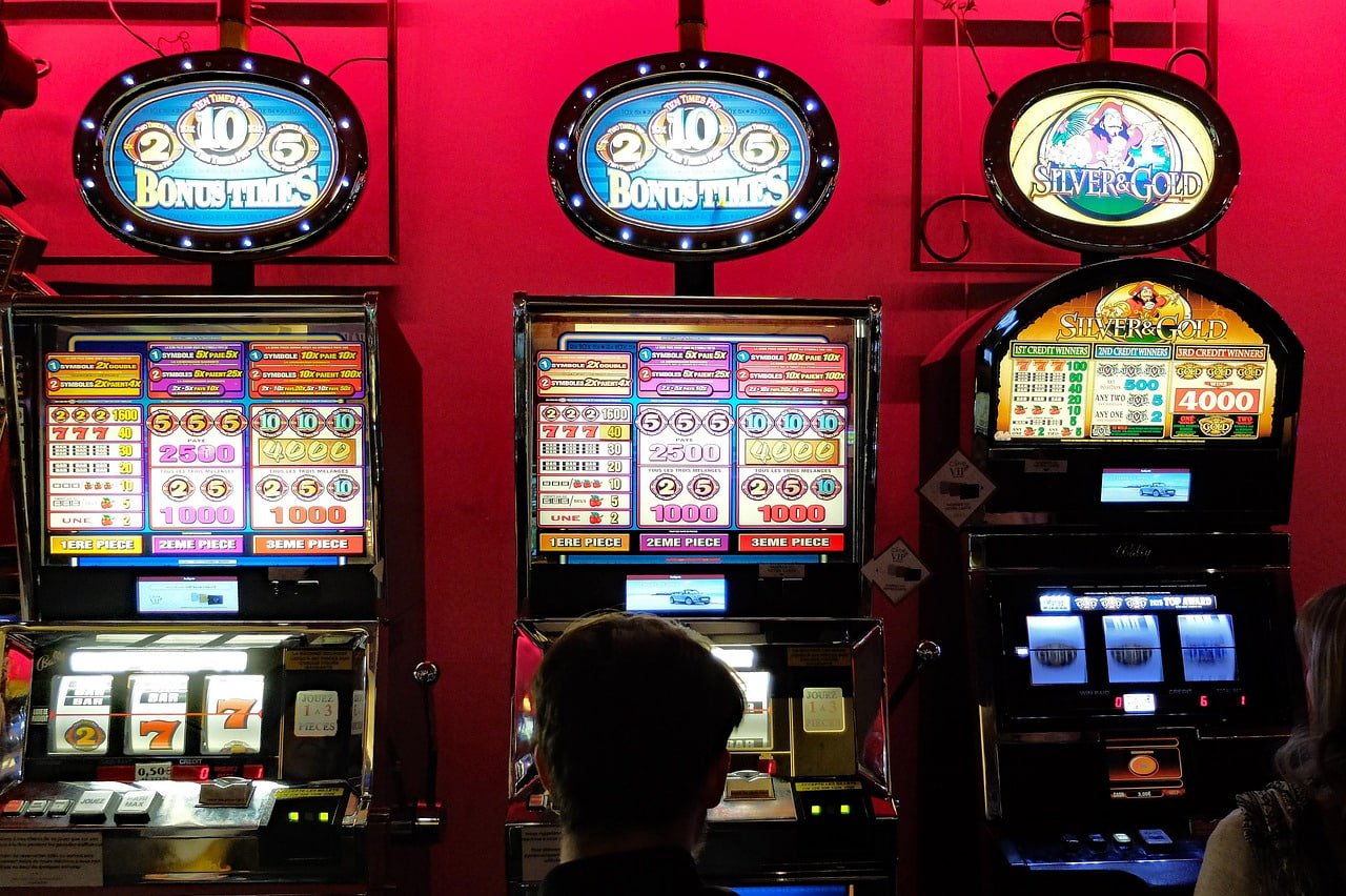 cv999 တိုက်ရိုက်ကာစီနို VIP Baccarat စားပွဲ — MMK ဖြင့် ကစားနိုင်သောမြင်ကွင်း